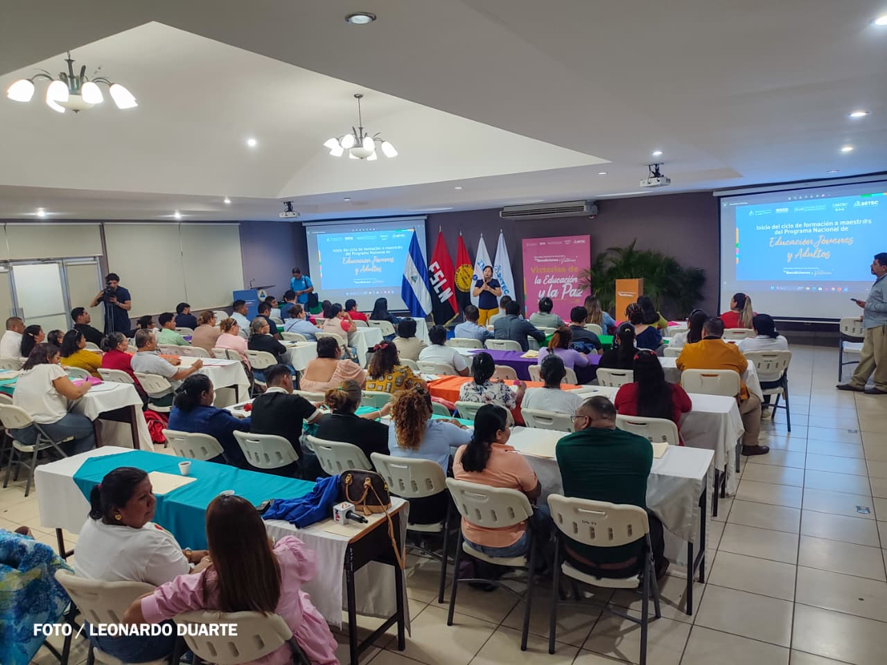 Más de 2 mil maestros de educación de jóvenes y adultos fortalecerán sus competencias pedagógicas y tecnológicas