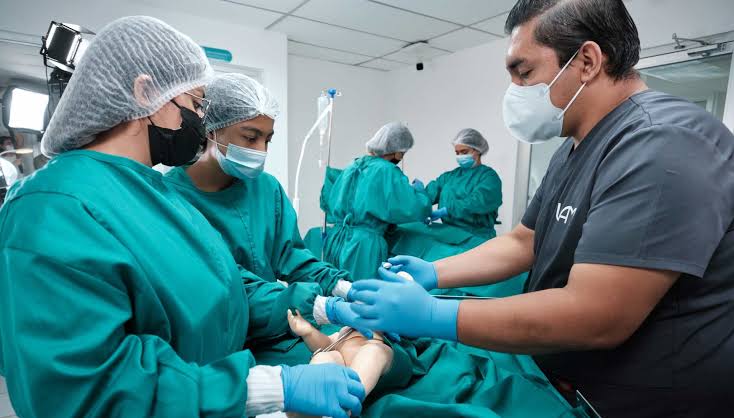 Establecen nuevas disposiciones para el ingreso y permanencia en la Carrera de Medicina