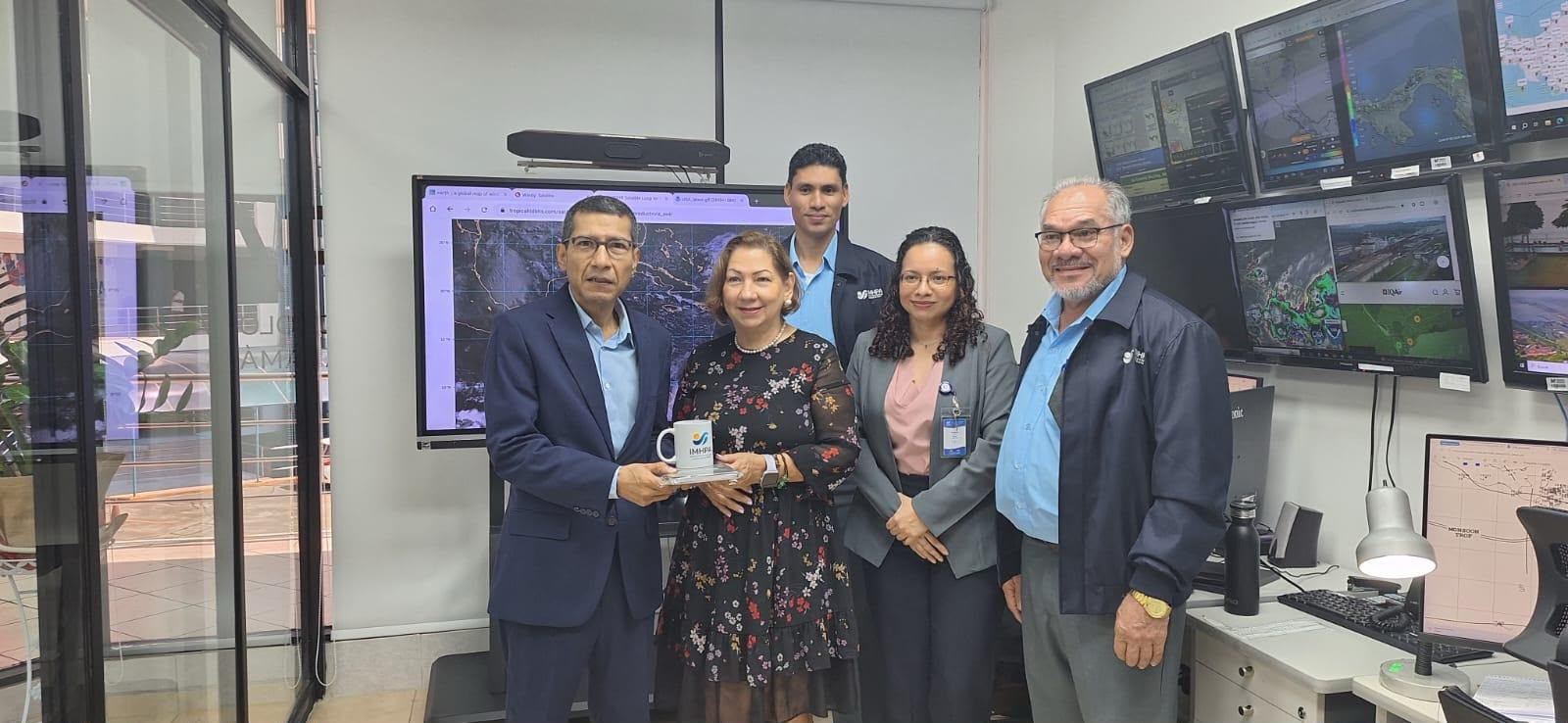 Nicaragua comparte experiencia en gestión climática y prevención de desastres con Panamá