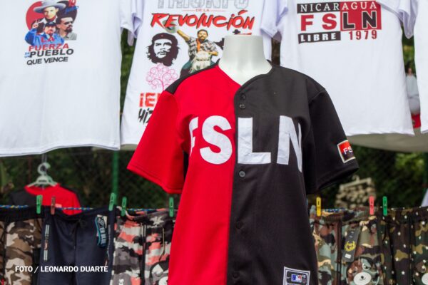 Si aún no tenés tu camiseta del 47/19, la avenida de Bolívar a Chávez te espera