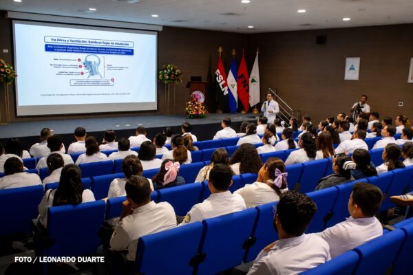 Hospital Fernando Vélez Paiz fortalece capacidades del personal de salud con III Simposio Nacional sobre Quemaduras