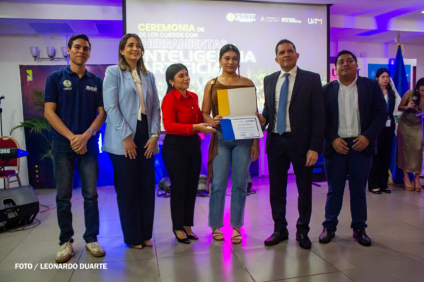Formación en inteligencia artificial amplía oportunidades de aprendizaje y desarrollo tecnológico en Nicaragua