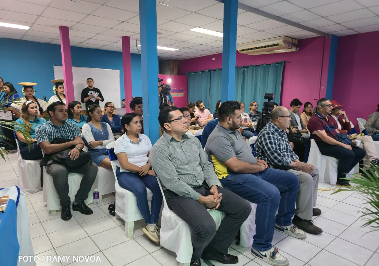 Lanzamiento III Edición del Programa de Formación Lingüística en Inglés fortalece competencias de servidores públicos