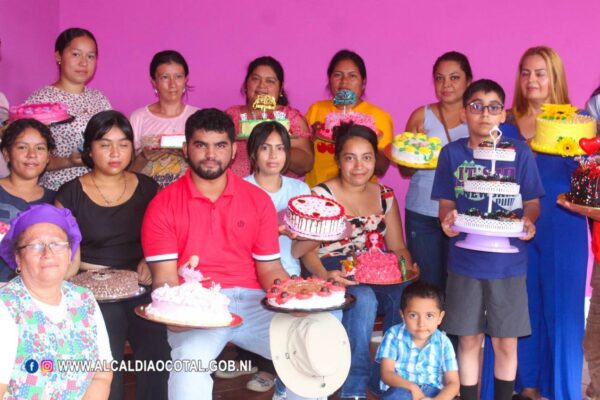 Escuelas Municipales de Oficio fortalecen el emprendimiento con la culminación del curso de Decoración en Repostería en Ocotal