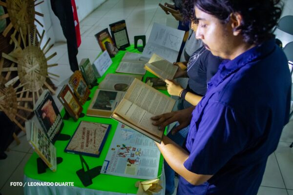 Celebran Día de los Pueblos Indígenas con exposición cultural en el Centro Salomón de la Selva