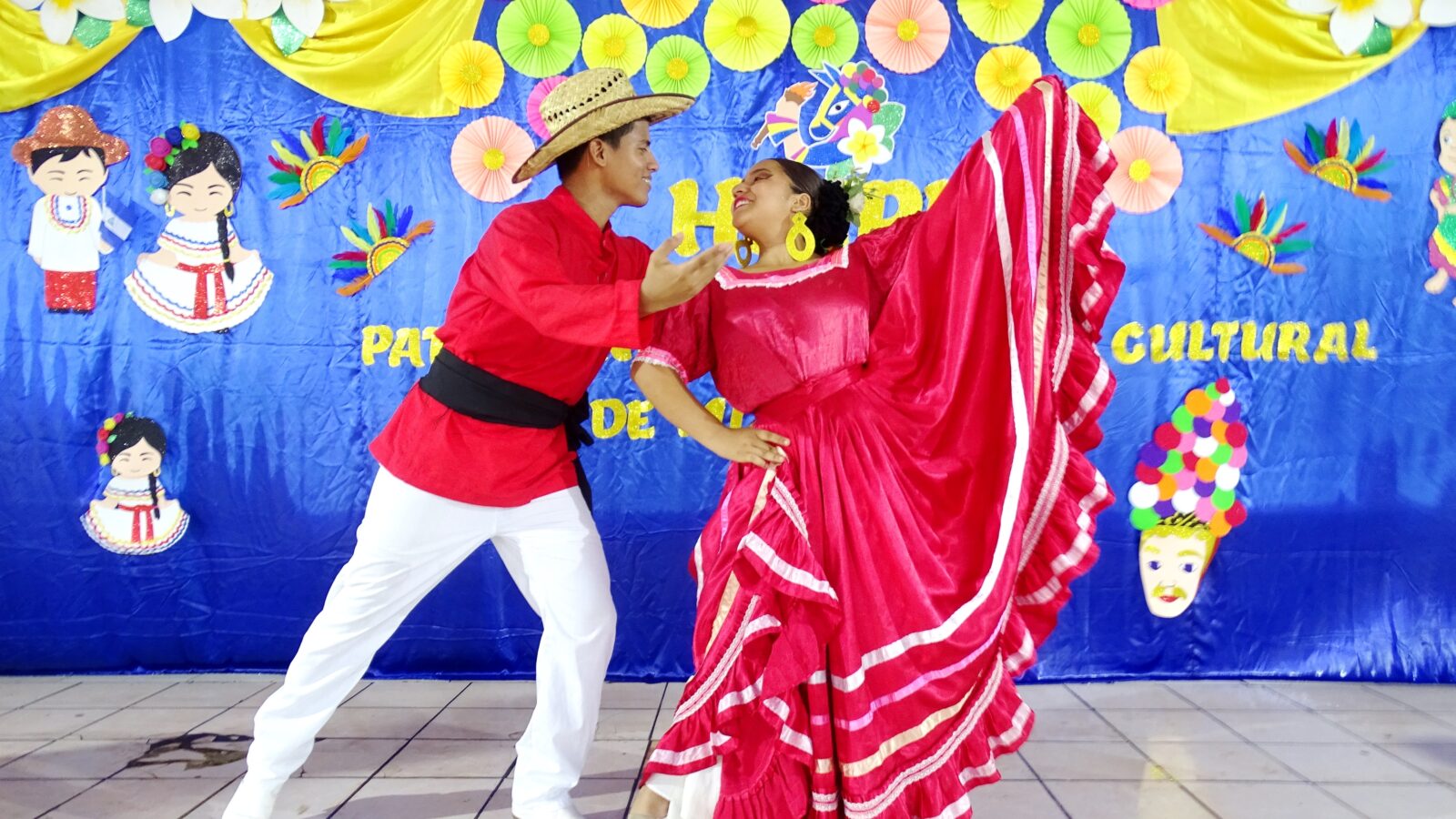 Estudiantes celebrarán el Día Nacional del Huipil Nicaragüense con desfiles escolares