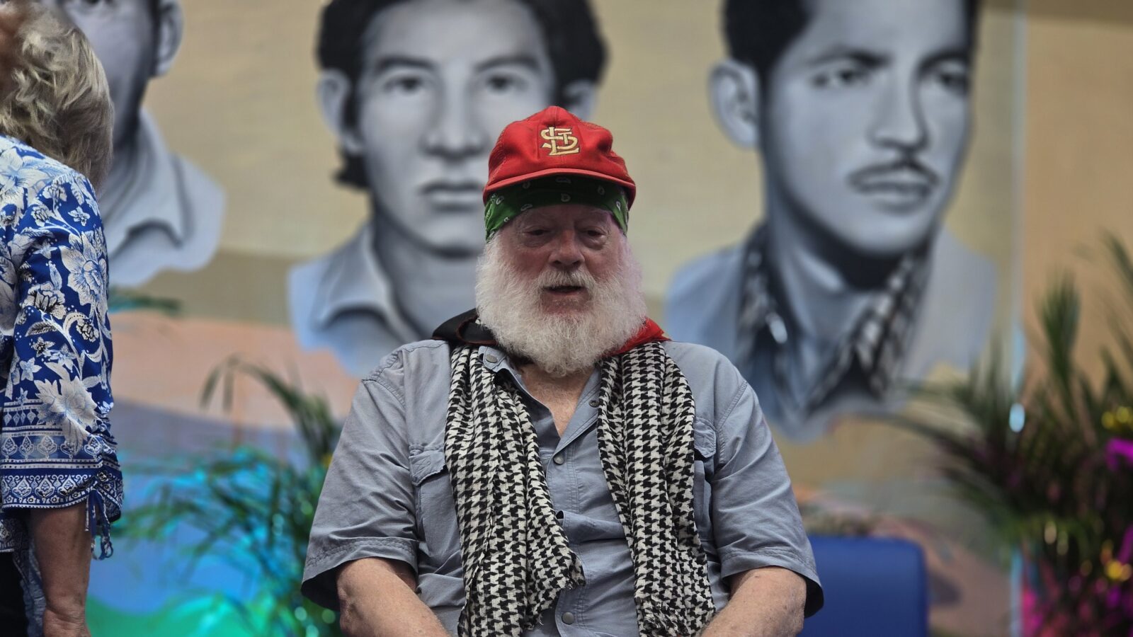 UNAN-Managua rinde homenaje a Brian Wilson, héroe de la paz y la solidaridad