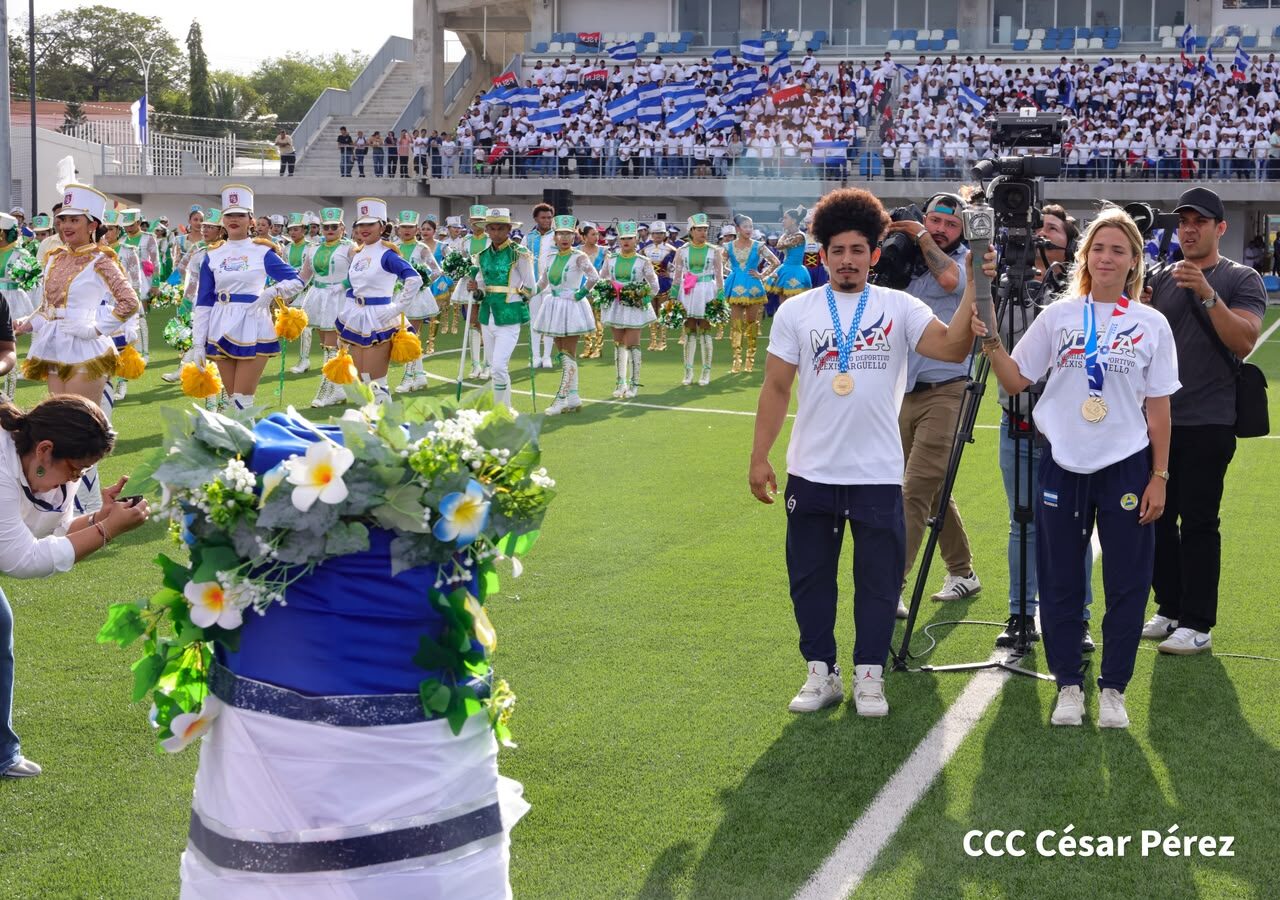 Juventud nicaragüense recibe con orgullo la Antorcha Centroamericana