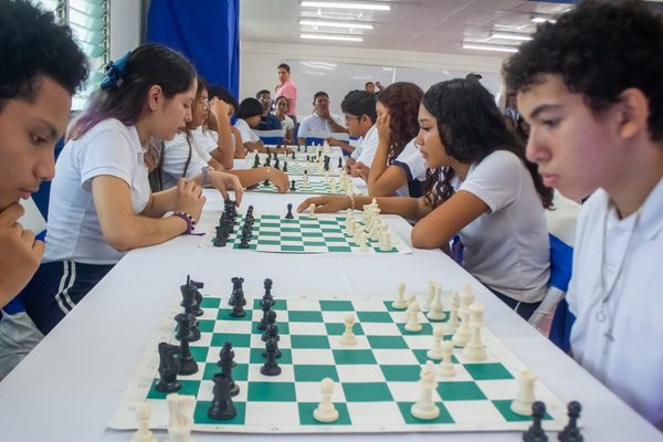 Más de 136 mil estudiantes serán beneficiados con kits de ajedrez en Nicaragua