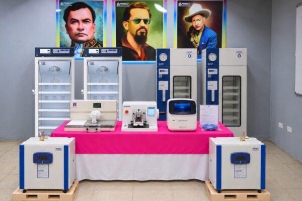 Nuevos equipos médicos fortalecen diagnóstico por Biología Molecular y Patología
