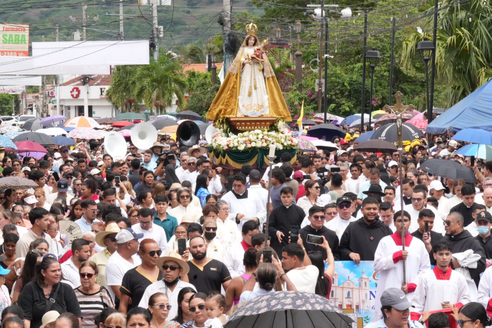 Copresidenta Rosario Murillo destaca la fe, la familia y la paz en el Día de la Virgen del Rosario