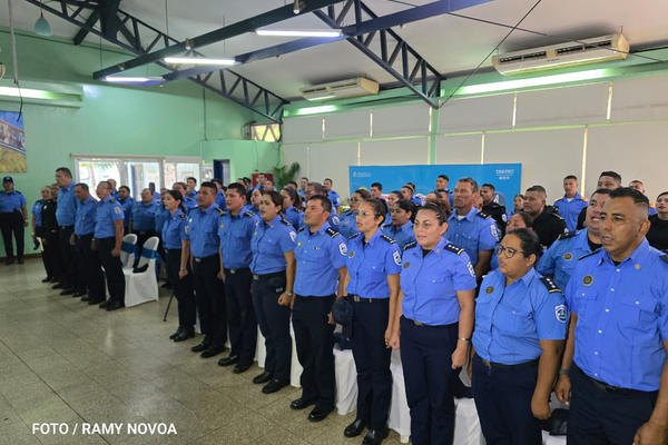 Policía Nacional clausura tercera edición e inicia cuarta edición del programa Angelita Morales Avilés