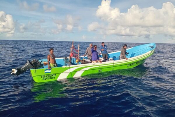 Cinco pescadores nicaragüenses son localizados con vida tras permanecer desaparecidos desde septiembre